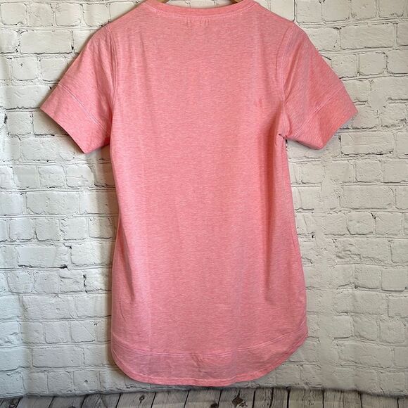 Peach Short Sleeve Tshirt Tennis Skirt Geometric Design Set size small - Picture 3 of 10